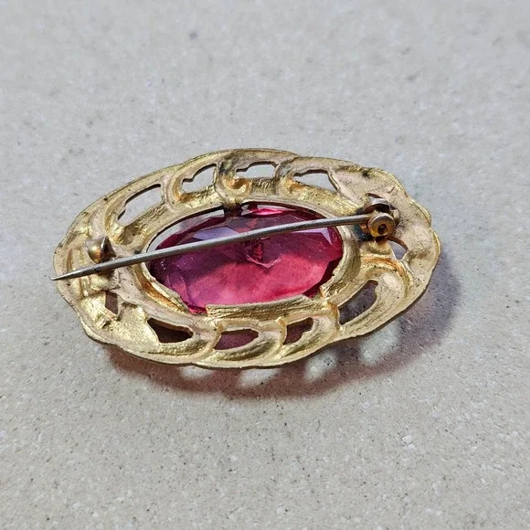 Antique Art Nouveau Pink Glass Brass Filigree Brooch Pin Ornate Leaf Scroll - Picture 4 of 5